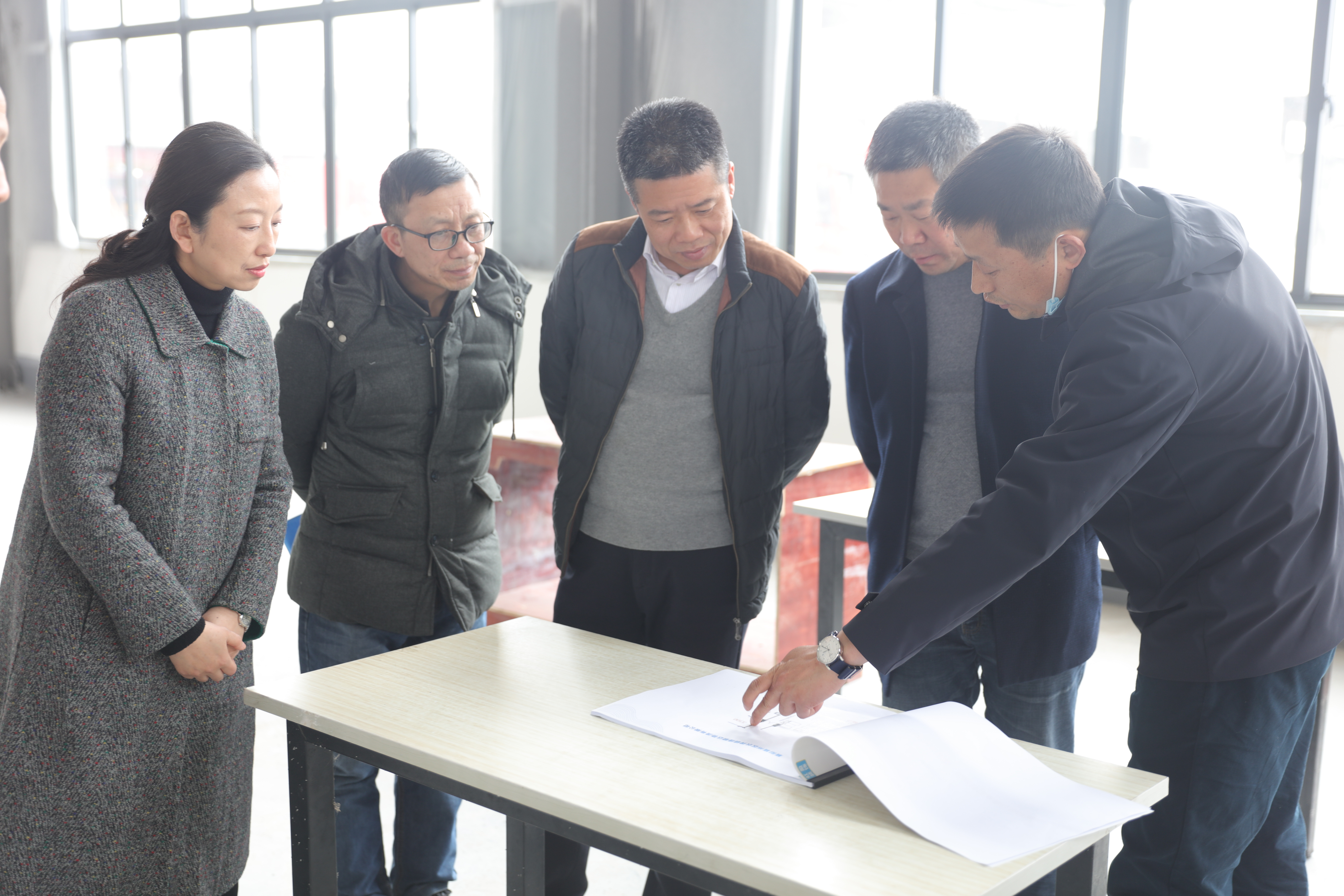 市交通局、市物流發(fā)展中心領(lǐng)導(dǎo)蒞臨指導(dǎo)黨建工作